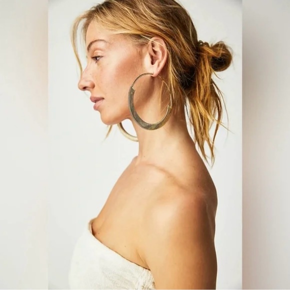 Free People Simply The Best Oversized Hoops Gold - Picture 1 of 5